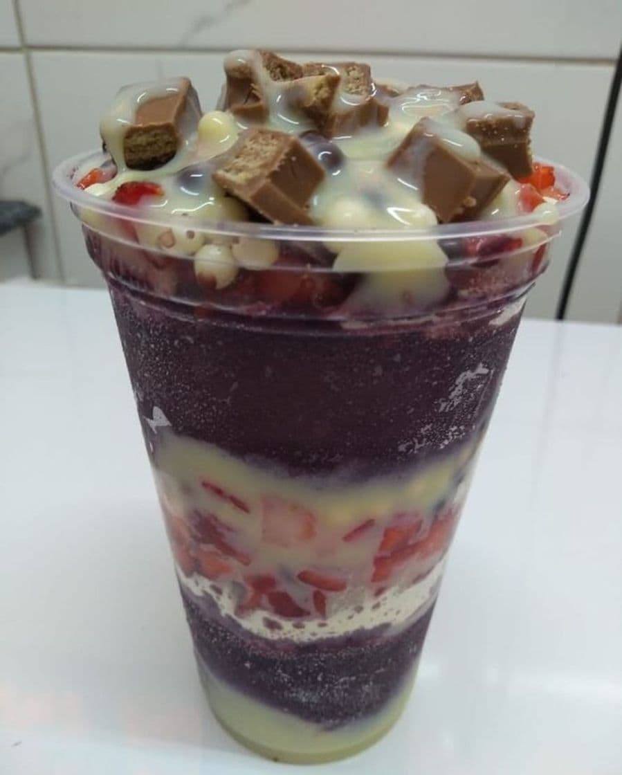 Fashion Açaí com KitKat e Morangos! 😋