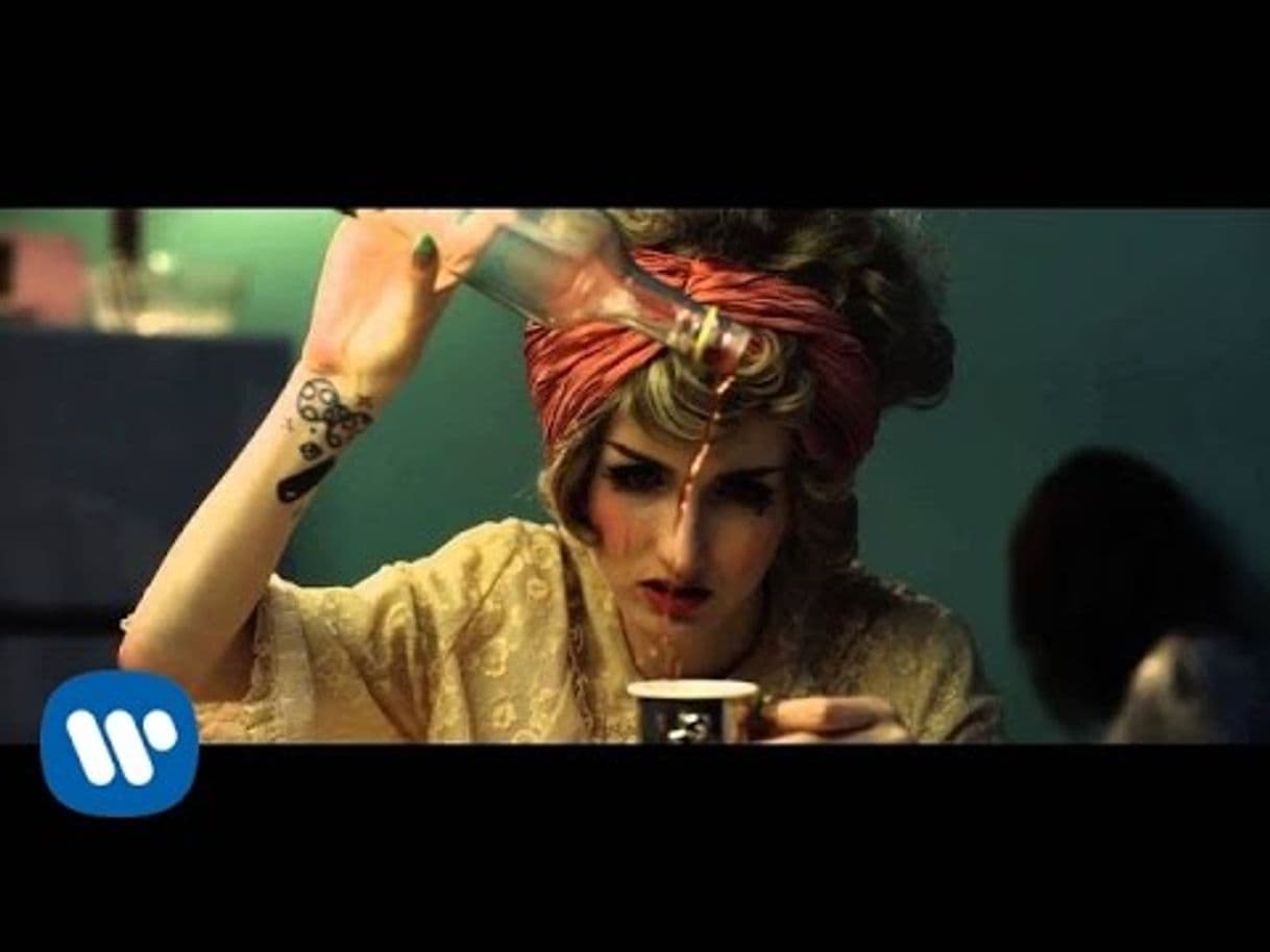 Moda Melanie Martinez - Sippy Cup (audio) - YouTube