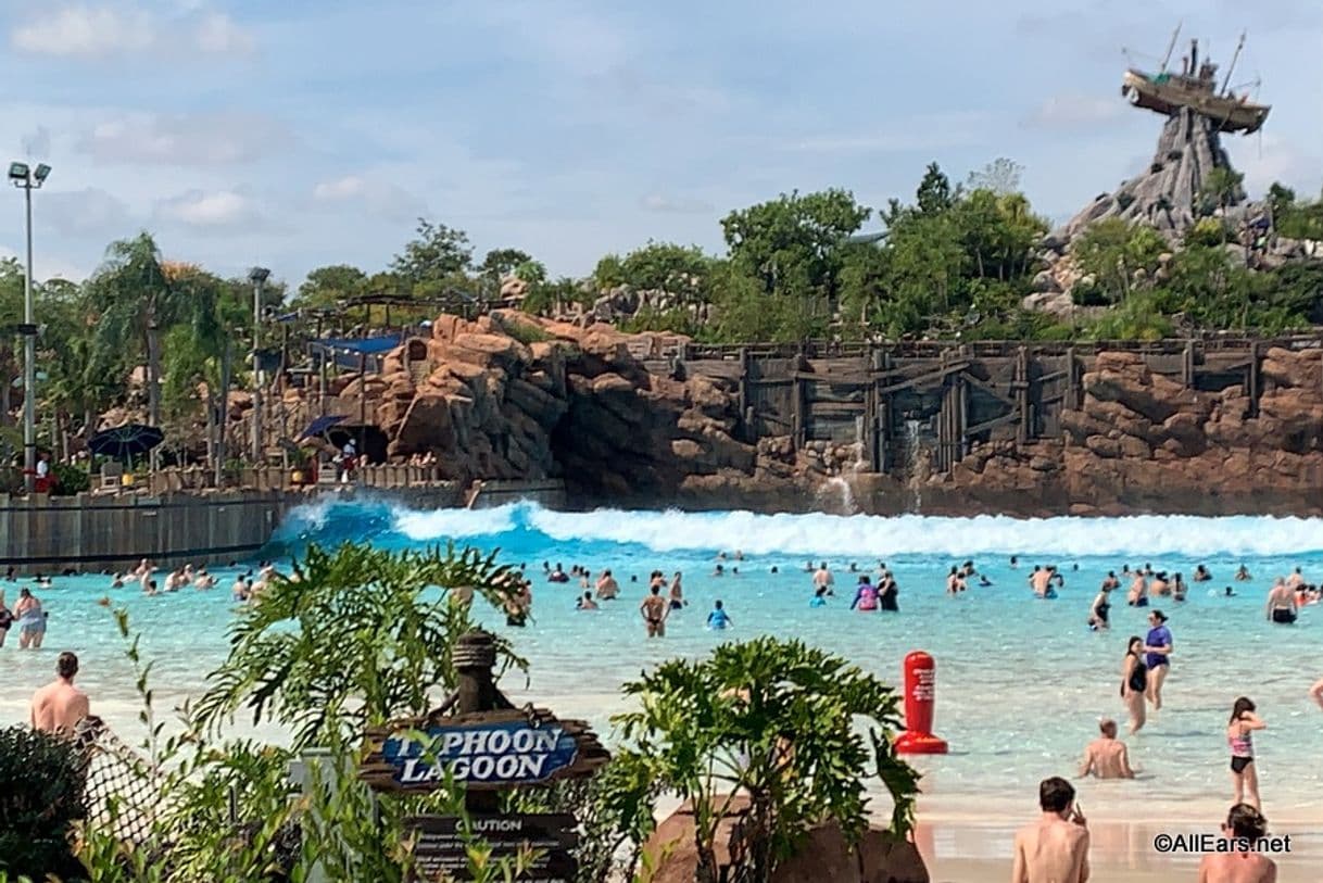 Place Typhoon Lagoon Surf Pool