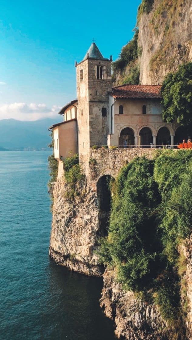 Place Eremo di Santa Caterina del Sasso