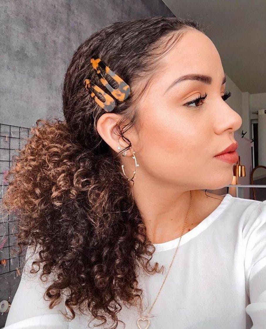 Moda Penteado Fashion para cacheadas