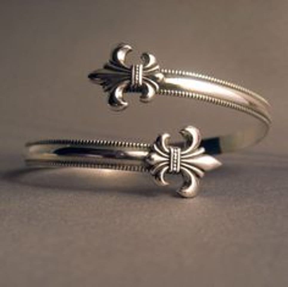 Producto Elegante anillo con motivo Fleur de Lis en plata negra