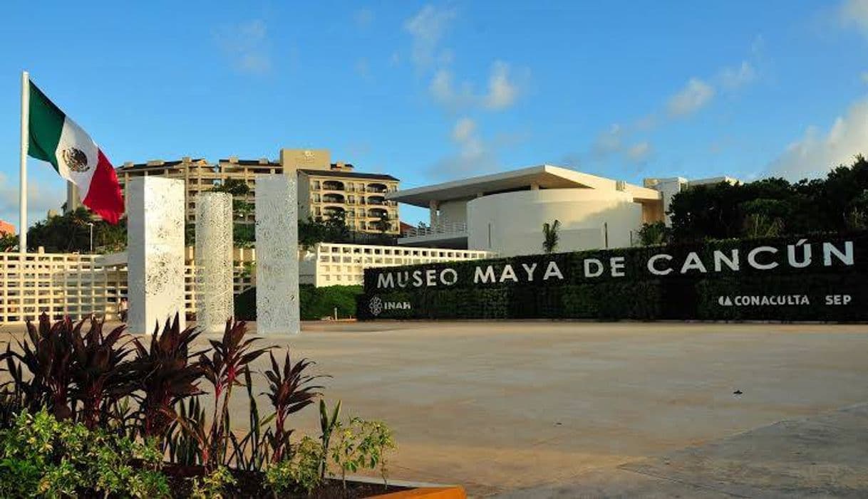 Lugar Museo Maya de Cancún y Zona Arqueológica de San Miguelito