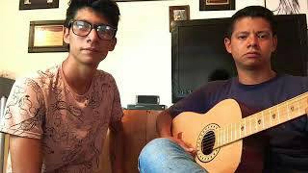 Canción Mientes tan bien ( Cover ) / Sin Bandera / Joan & Daniel. - YouTube