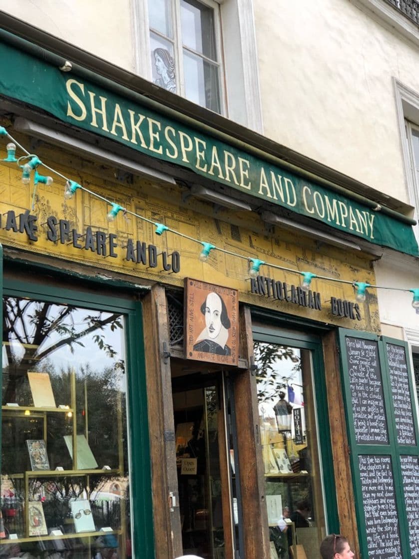 Moda Shakespeare and Company 