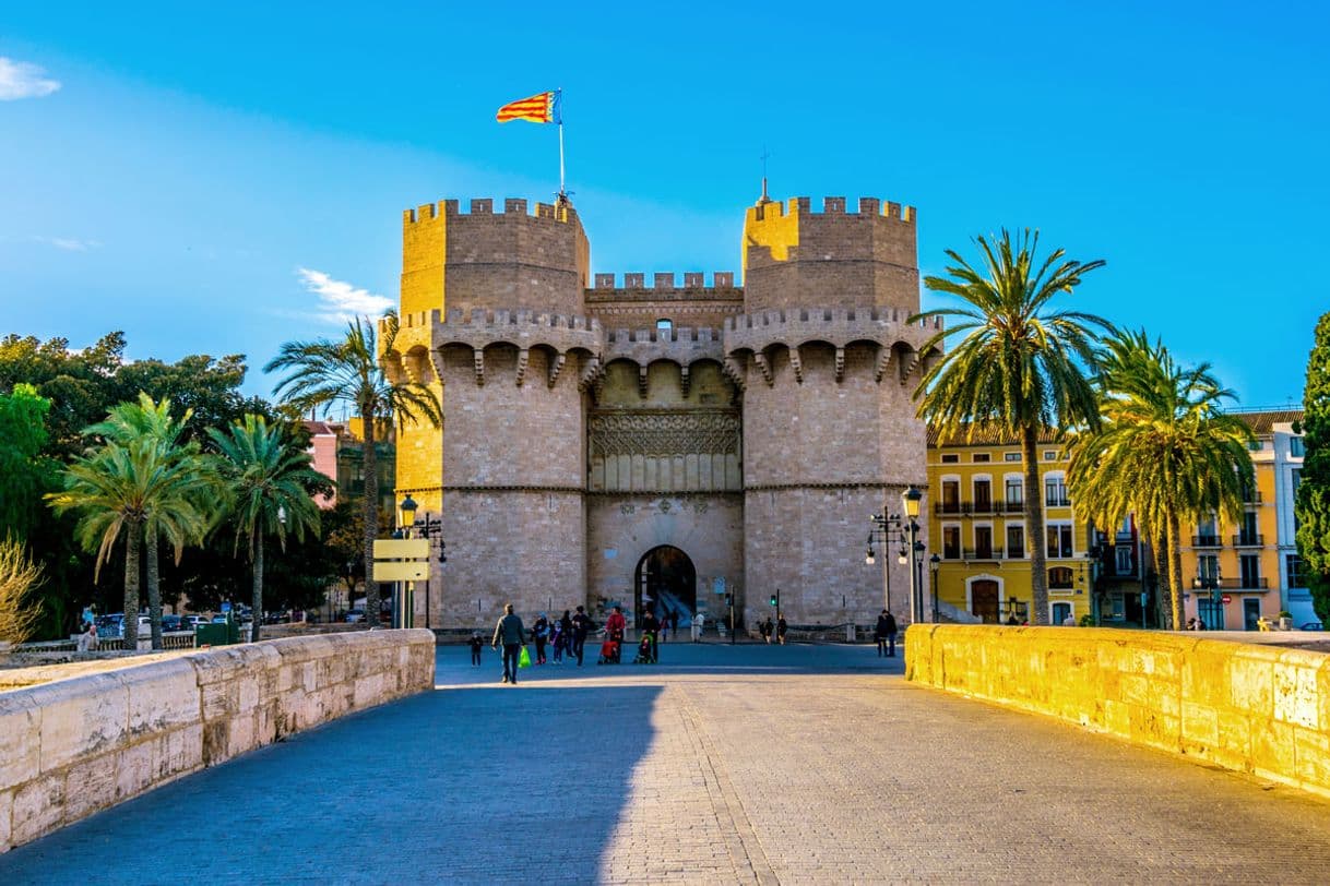 Place Torres de Serranos