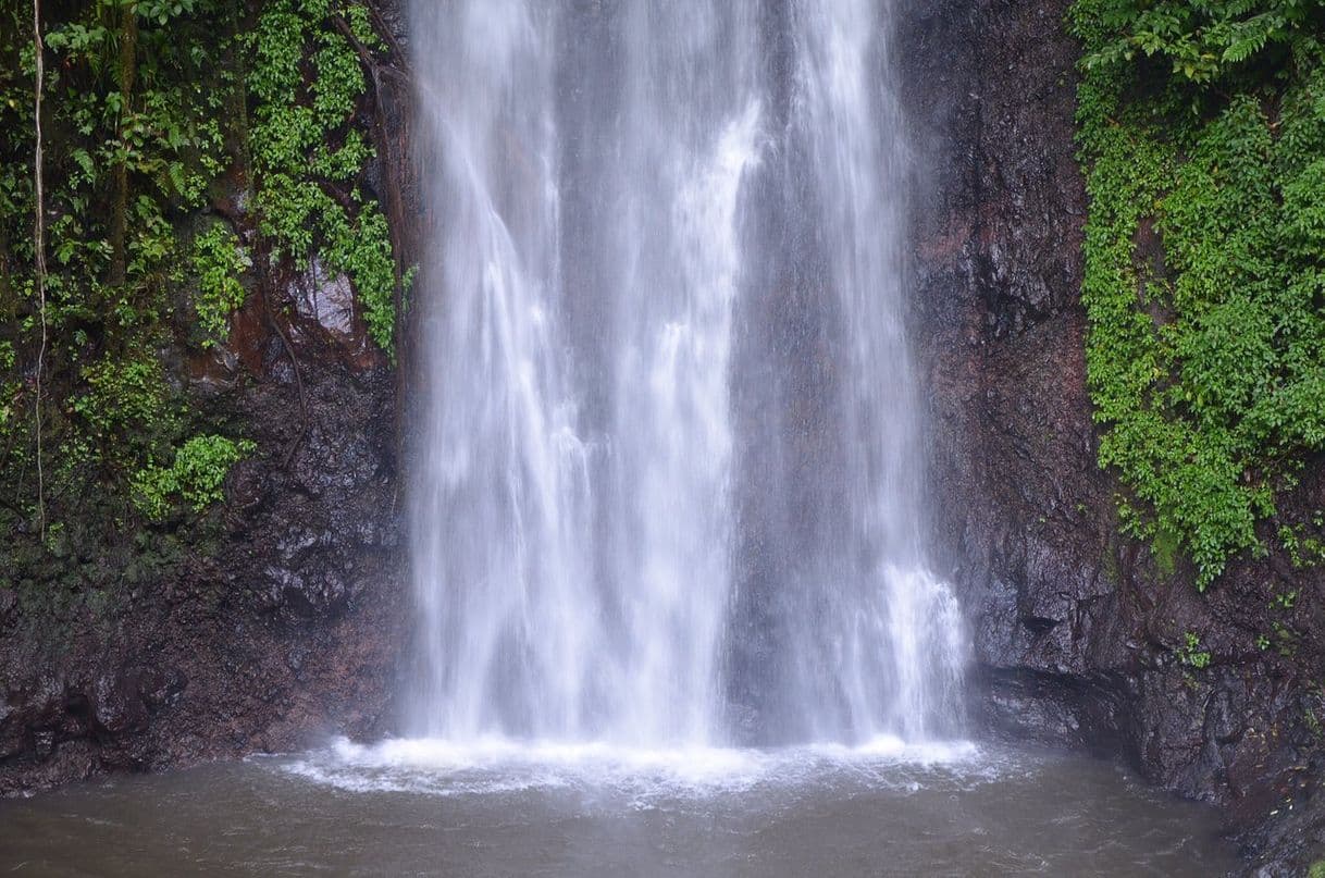 Lugar São Nicolau Waterfall