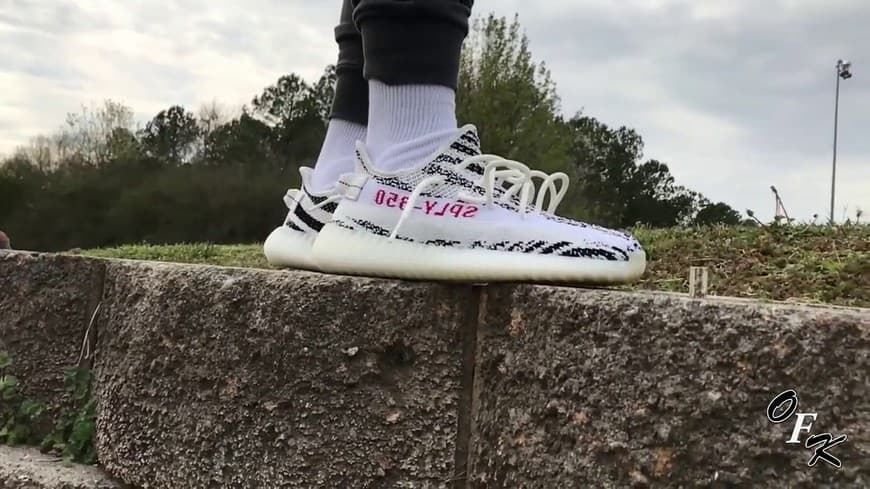 Fashion adidas Yeezy Boost 350 V2 Zebra - CP9654