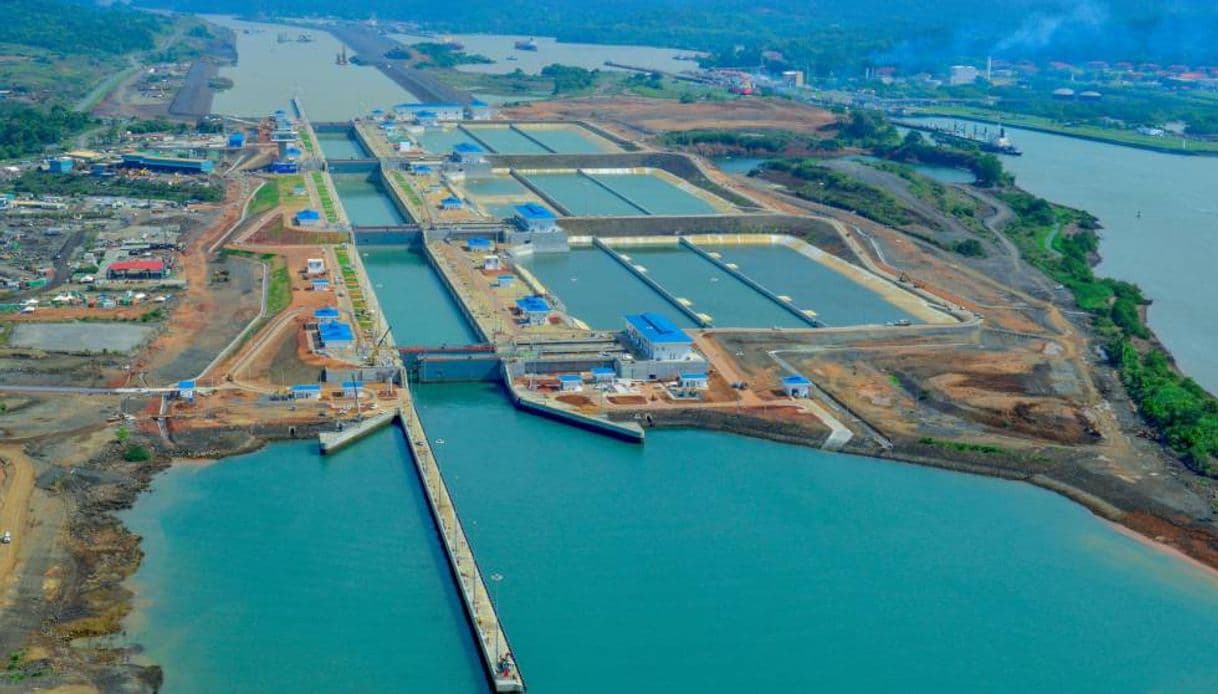 Place Panama Canal