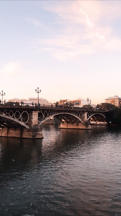 Place Puente de Triana