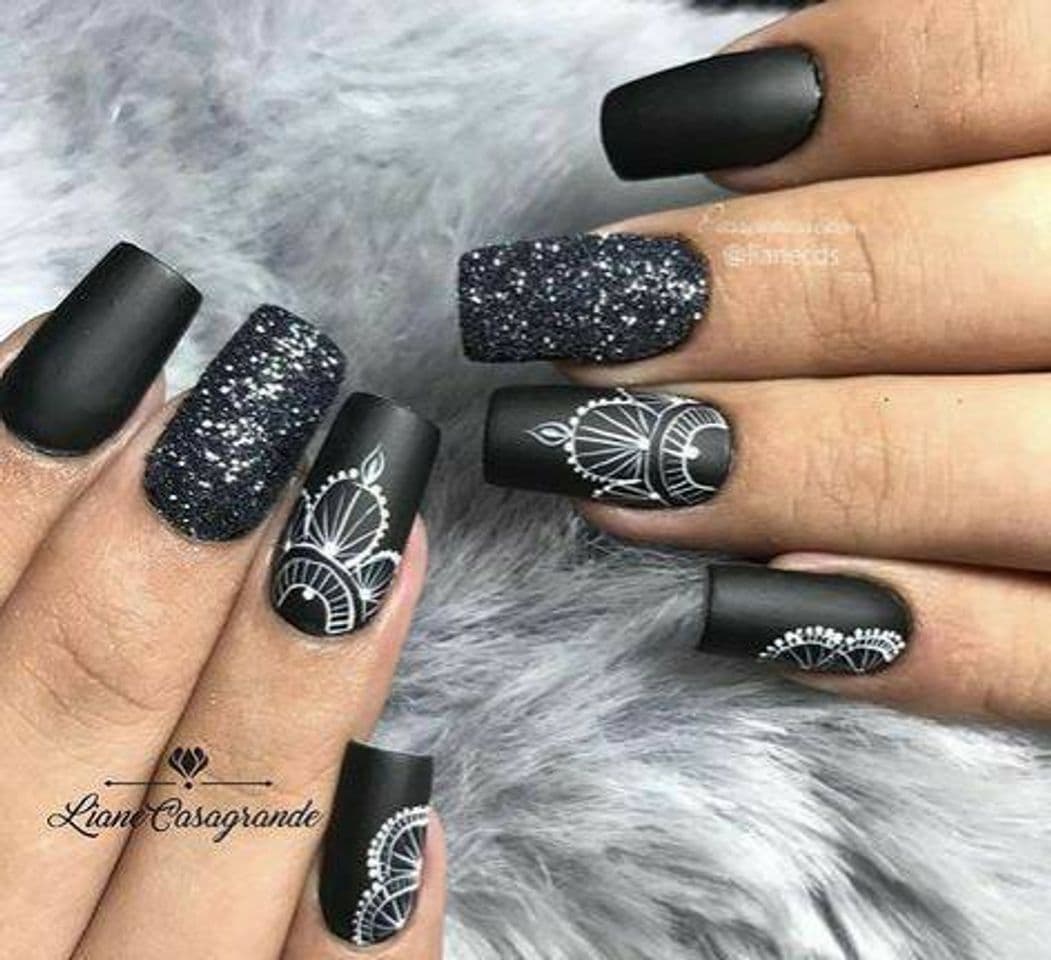 Moda Unhas pretas