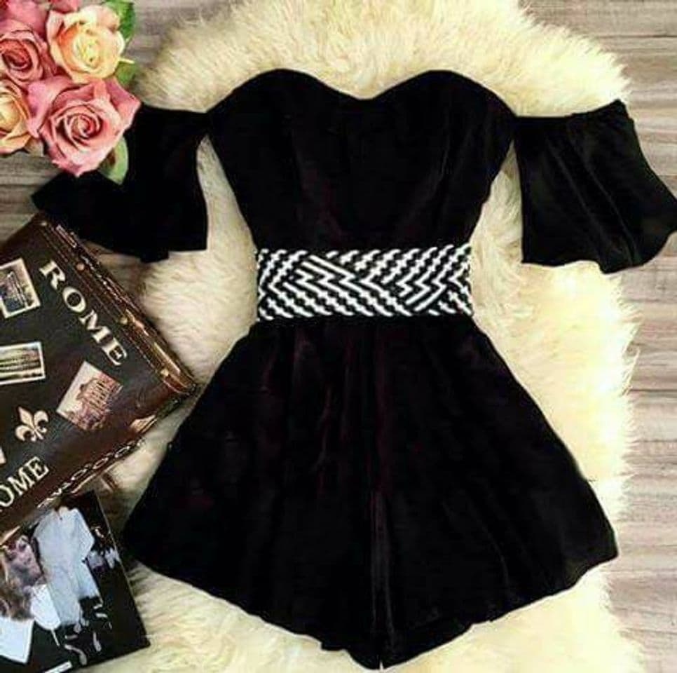 Moda Vestido preto♡