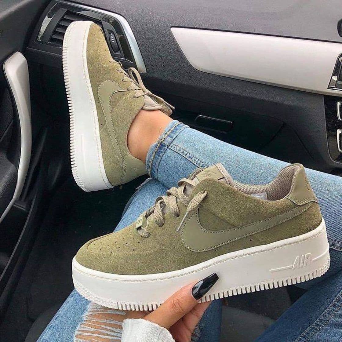 Moda Nike verde militar💚