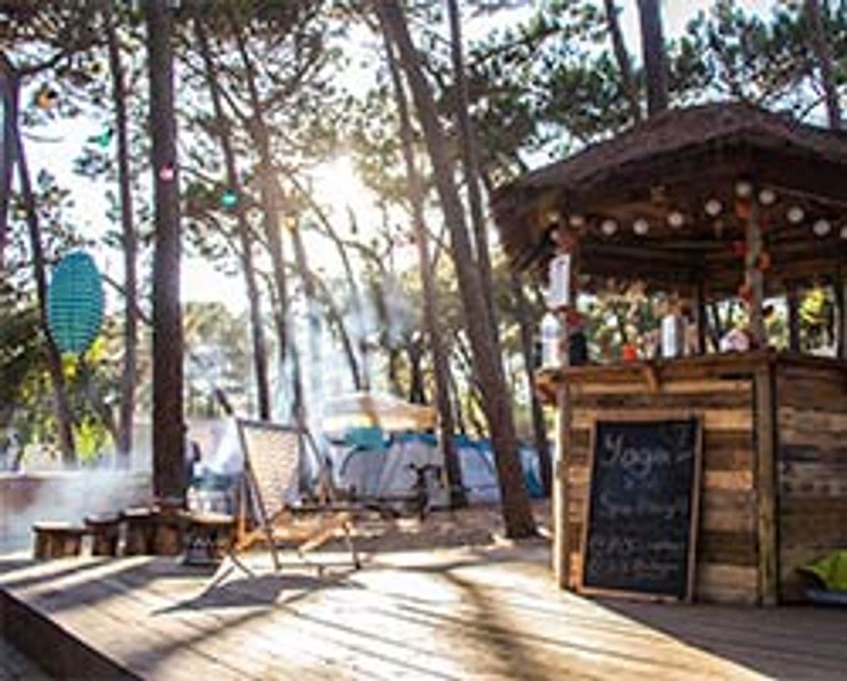 Lugar Wavy Surf Camp Algarve