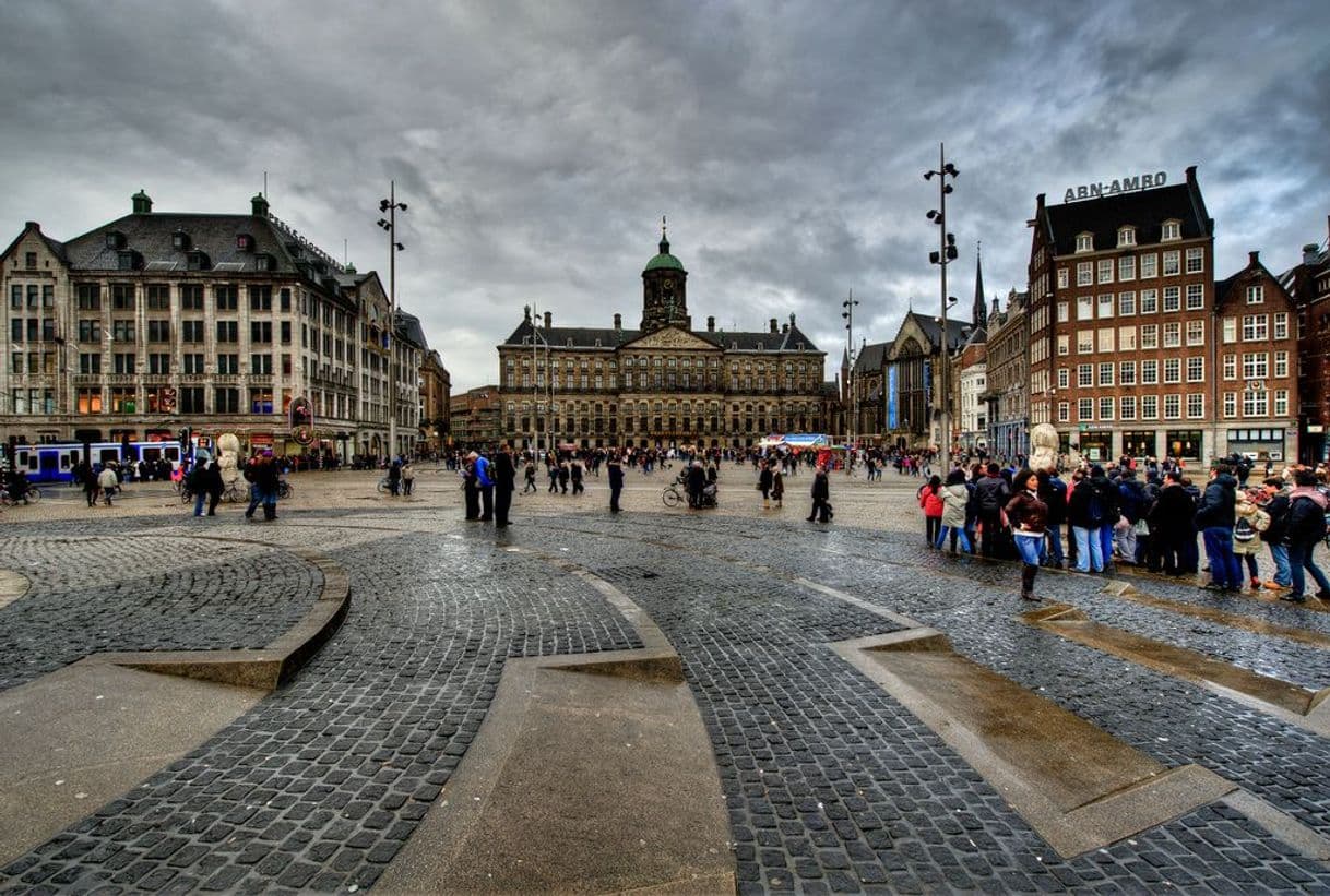 Lugar Dam Square