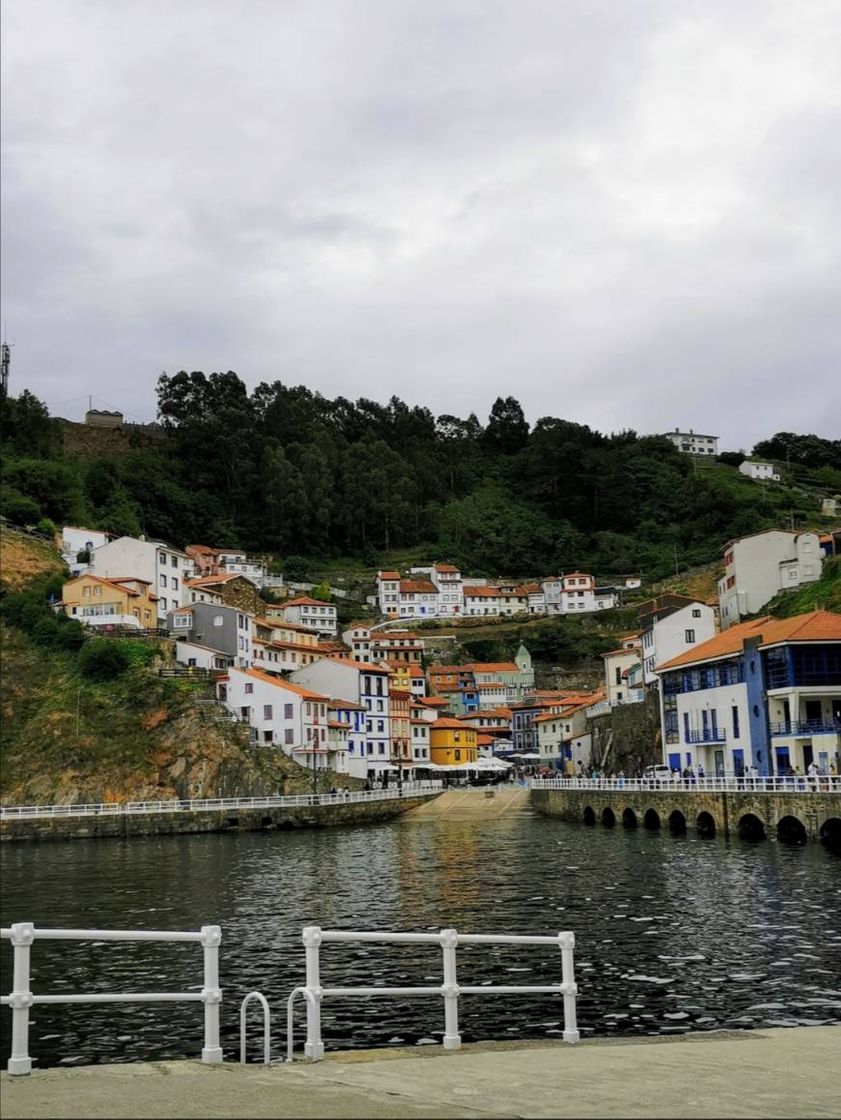 Place Cudillero