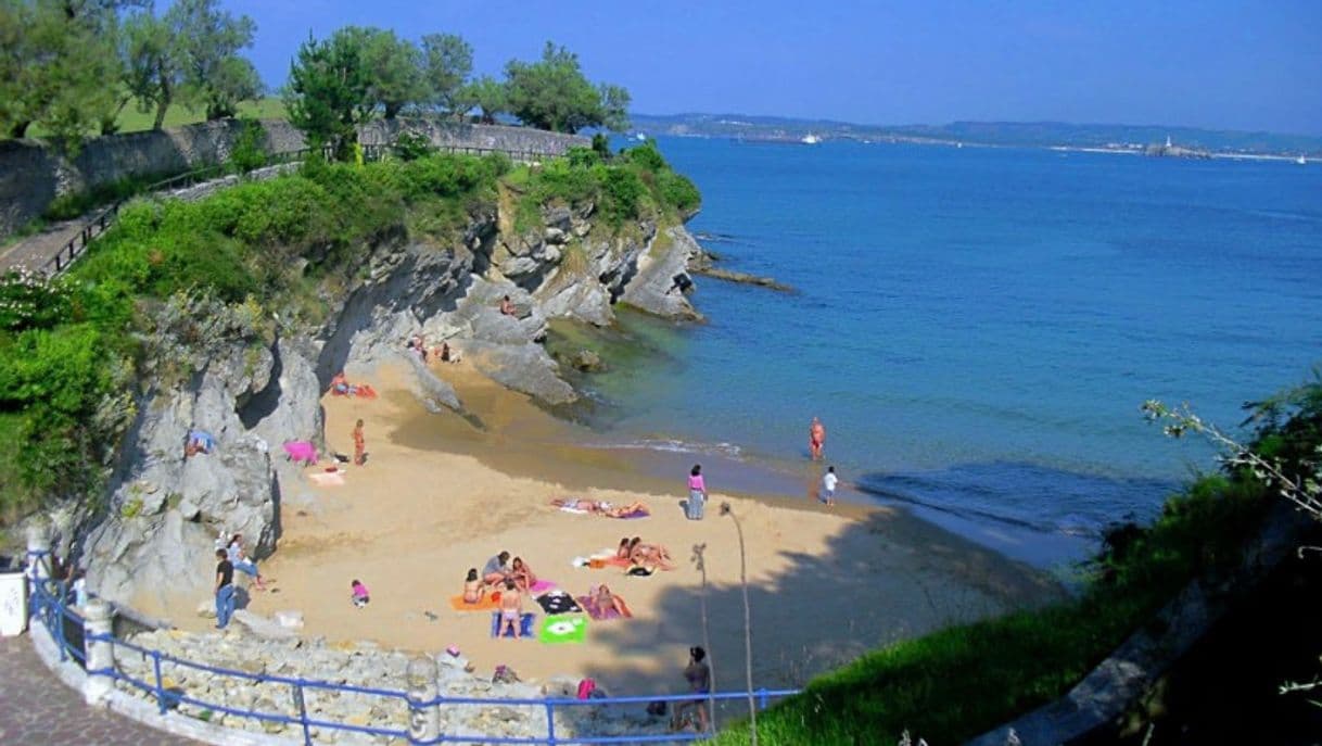 Lugar Playa de Los Molinucos