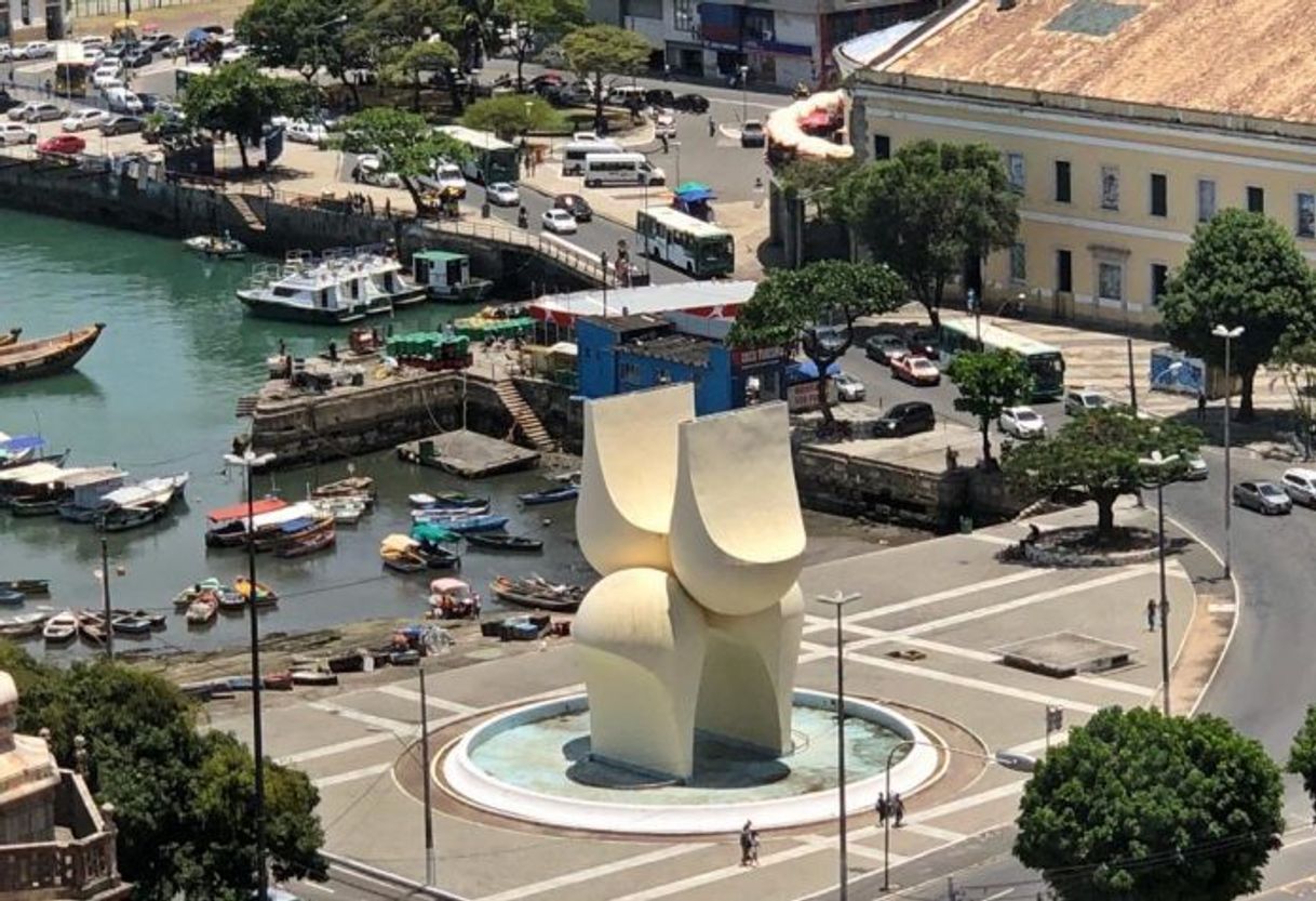 Place Praça Visconde de Cayru