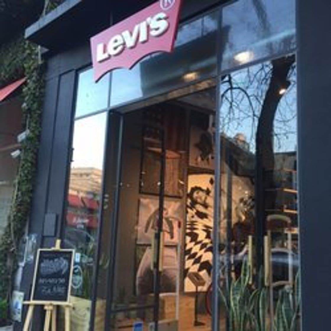 Lugar Levi's Outlet