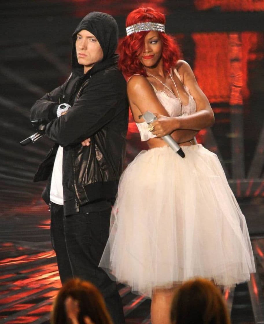 Music Eminem & Rihanna - Love the Way You Lie