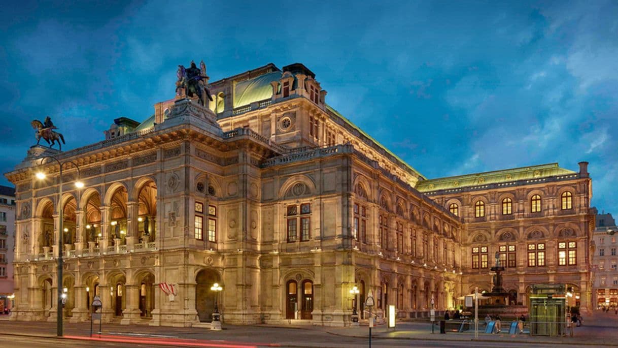 Fashion Wiener Staatsoper