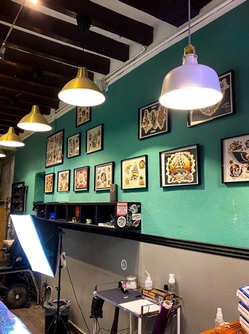 Lugar Sailor Tattoo House