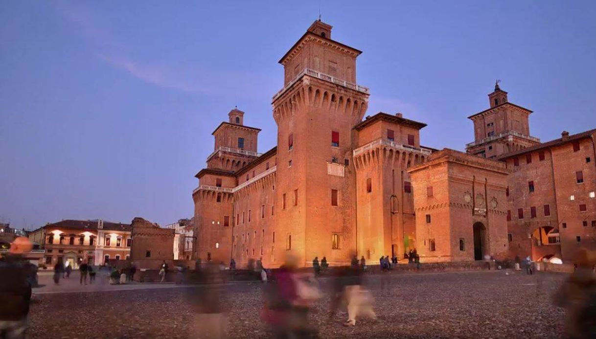 Lugar Castello di Ferrara