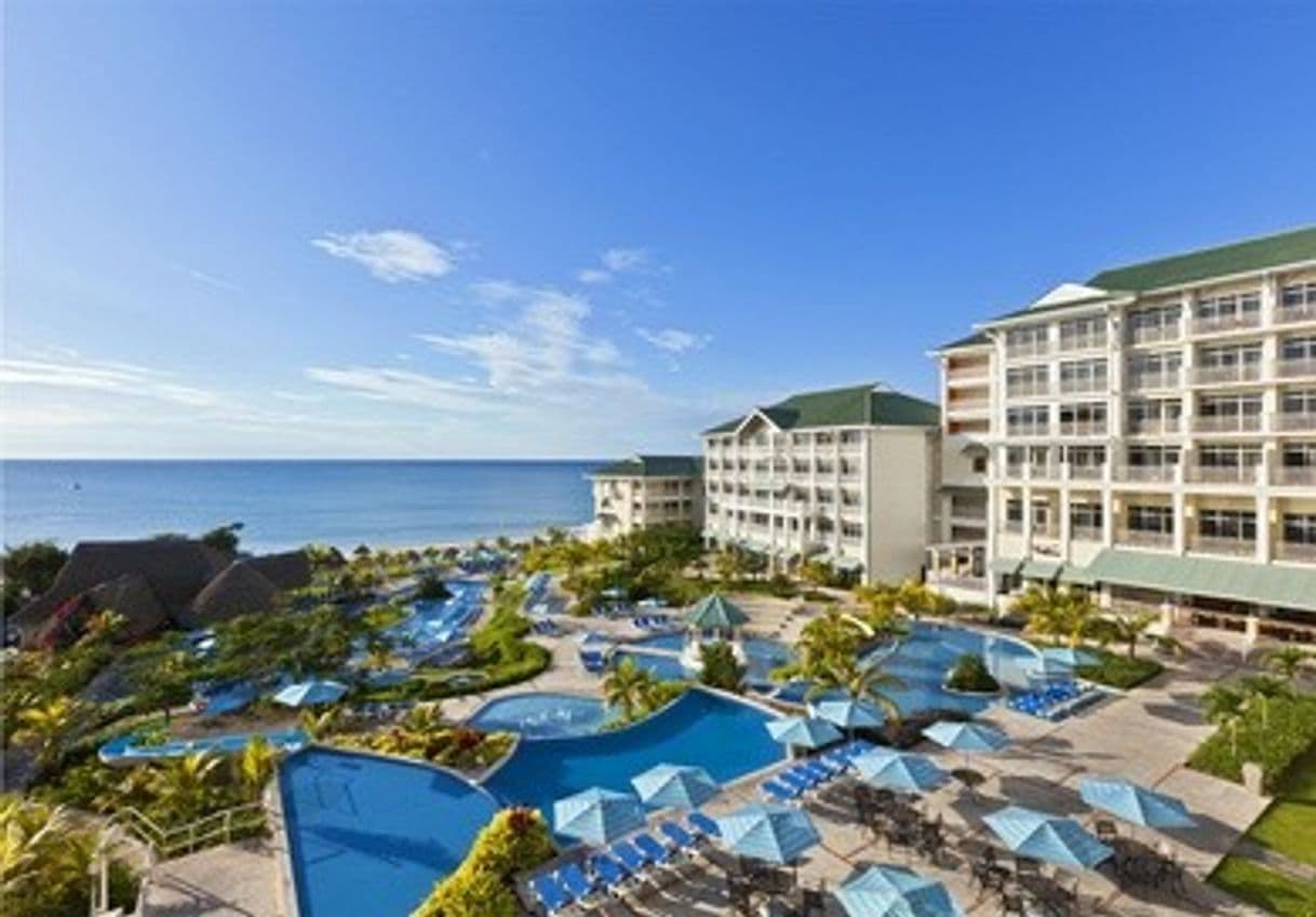 Place Sheraton Bijao Beach Resort– All-Inclusive