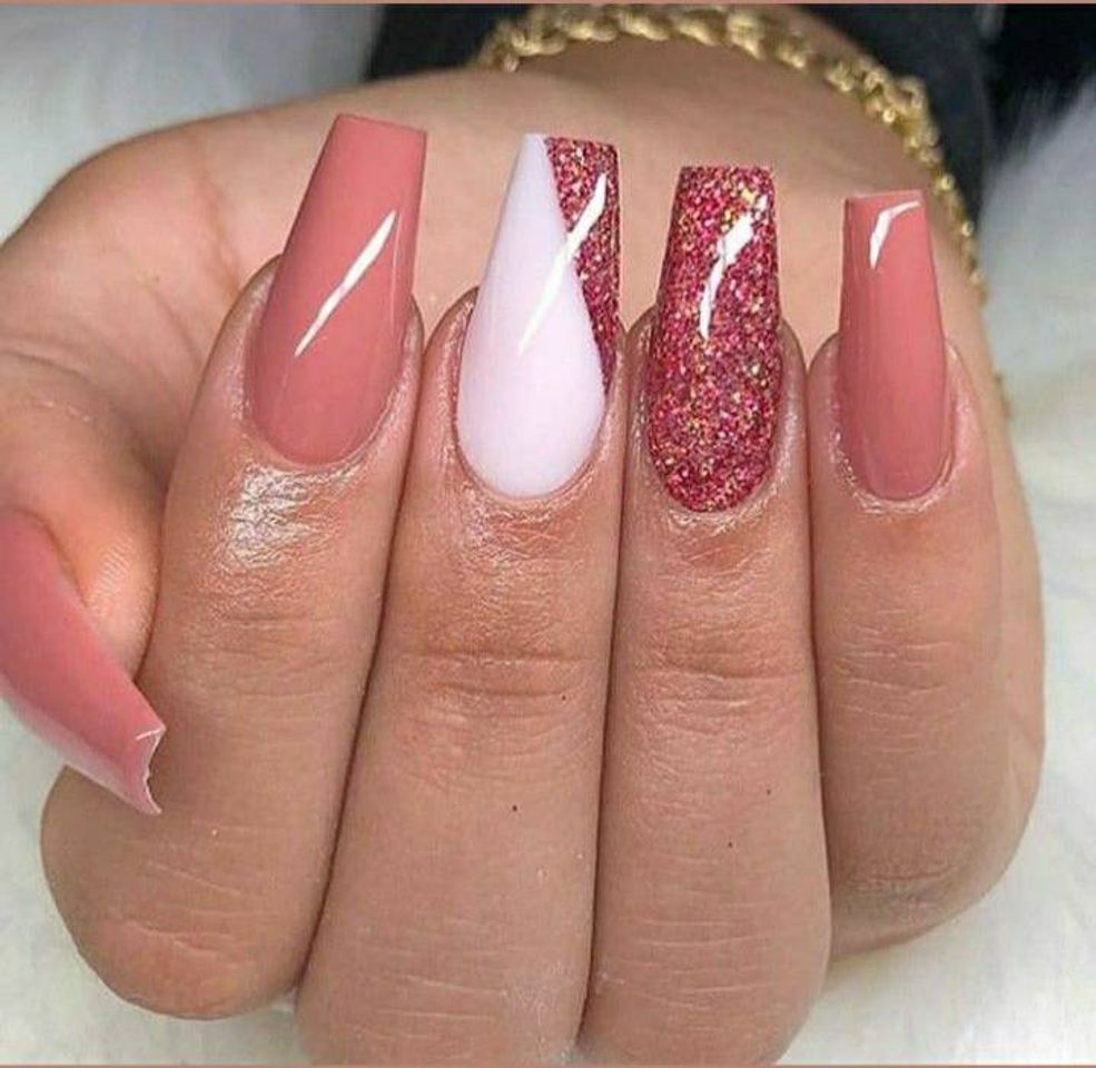 Moda Apaixonada nessa nails🤩