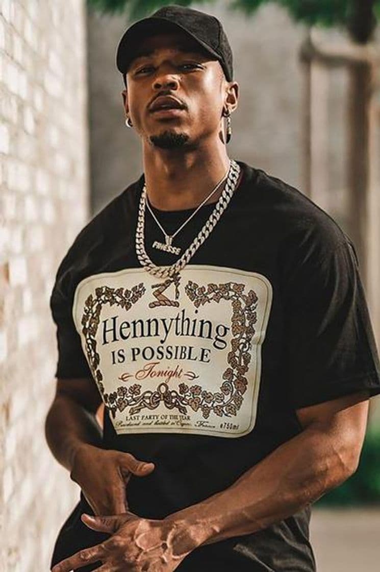 Moda Hennything Is Possible Short Sleeve Crew Tee - Black – Fashion Nova