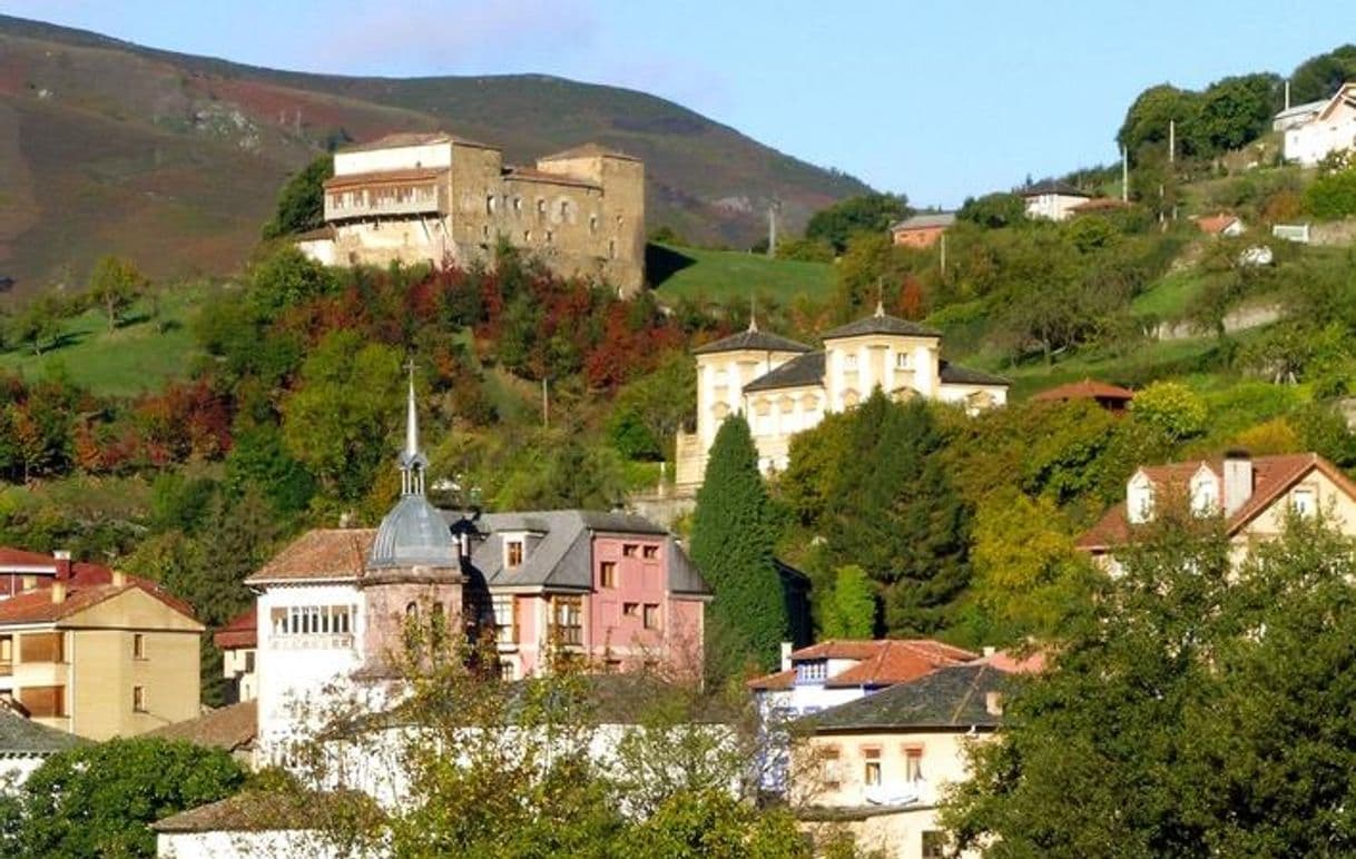 Place Pola de Allande