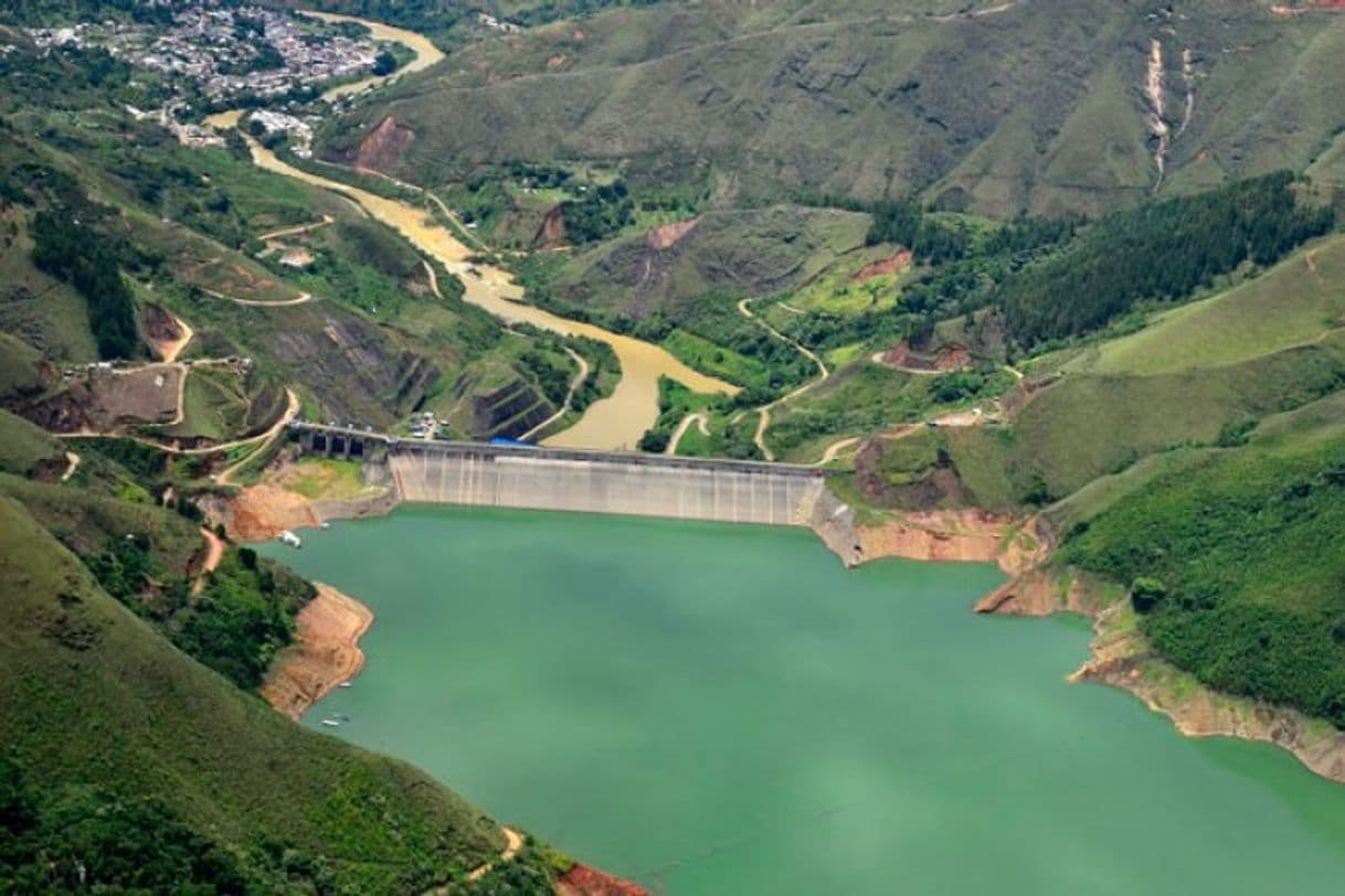 Lugar Embalse Salvajina