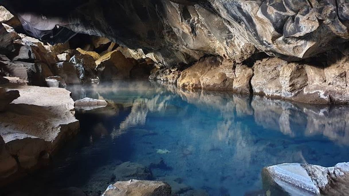 Place CUEVA GRJOTAGJA, ISLANDIA🏞