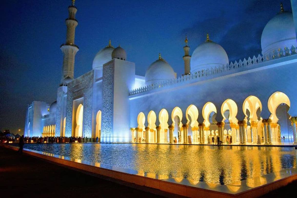 Place Sheikh Zayed Grand Mosque Center