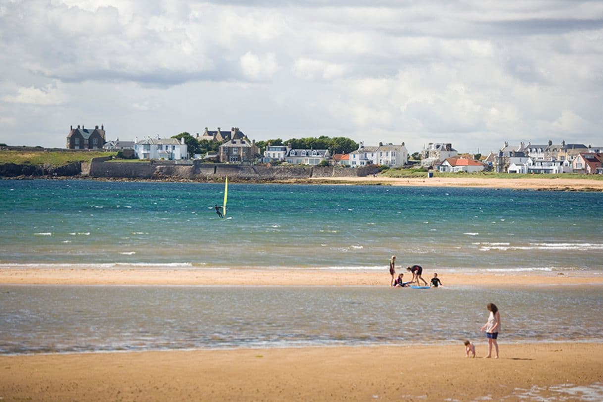 Place Elie beach