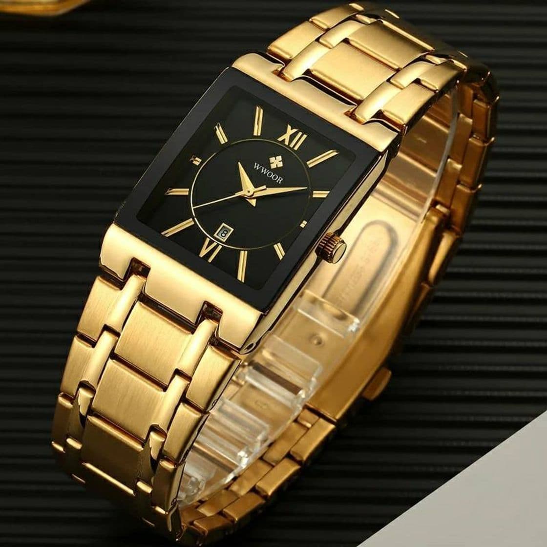 Fashion  reloj de cuarzo cuadrado dorado y negro WWOOR