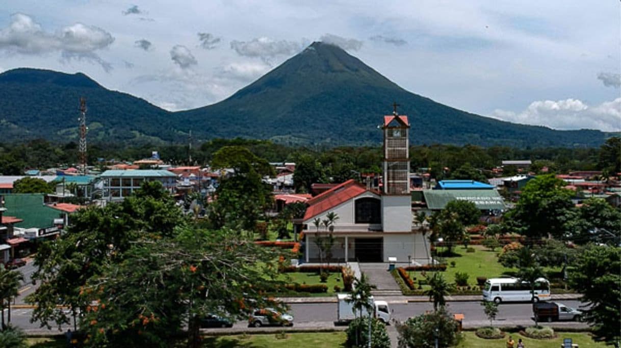 Place La Fortuna