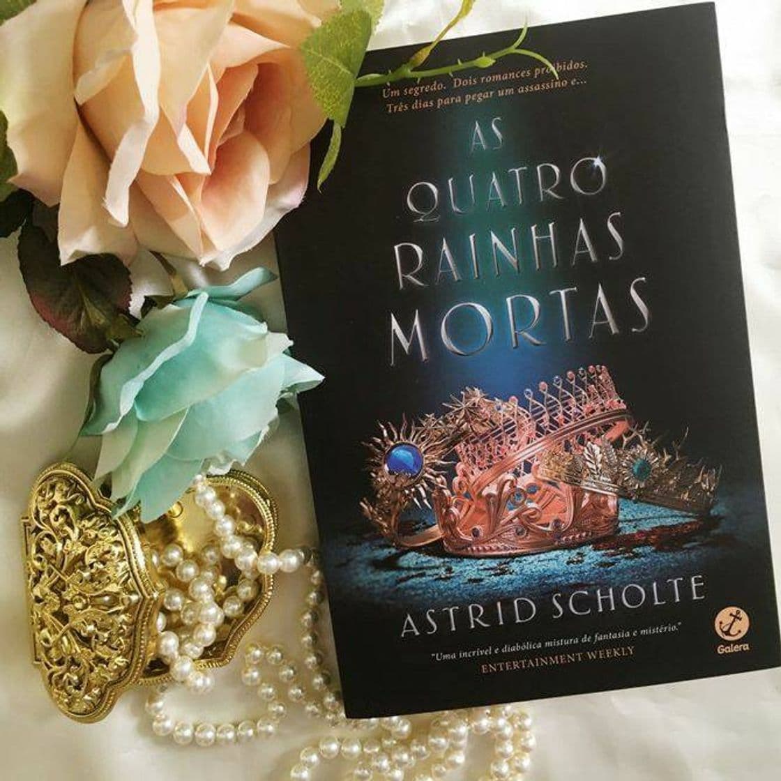 Fashion Livro- As quatro rainhas mortas 