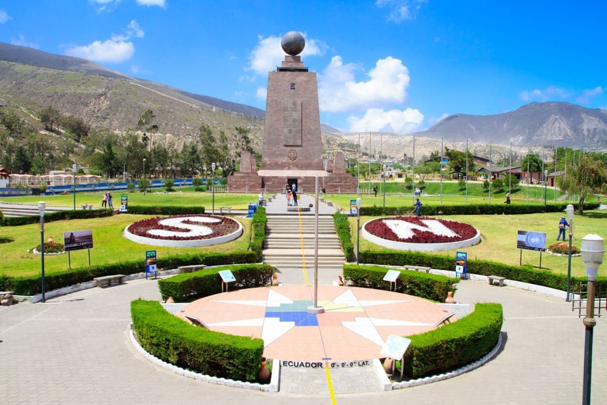 Place Mitad Del Mundo