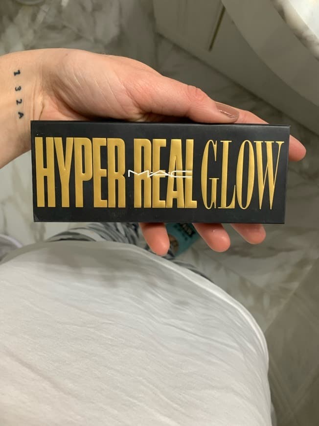 Producto HYPER REAL GLOW PALETTE