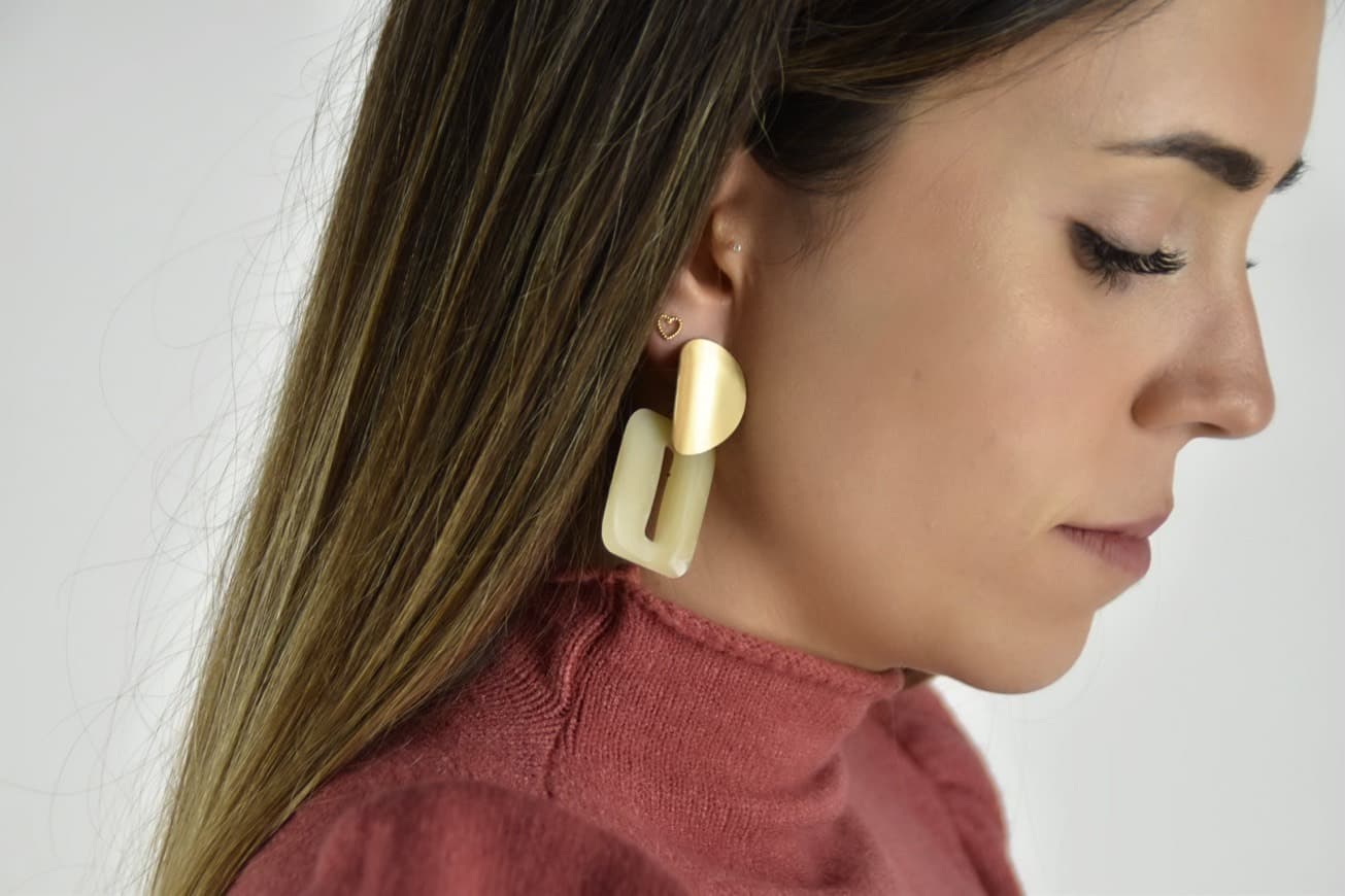 Producto PENDIENTES CUADRADO Y DORADO