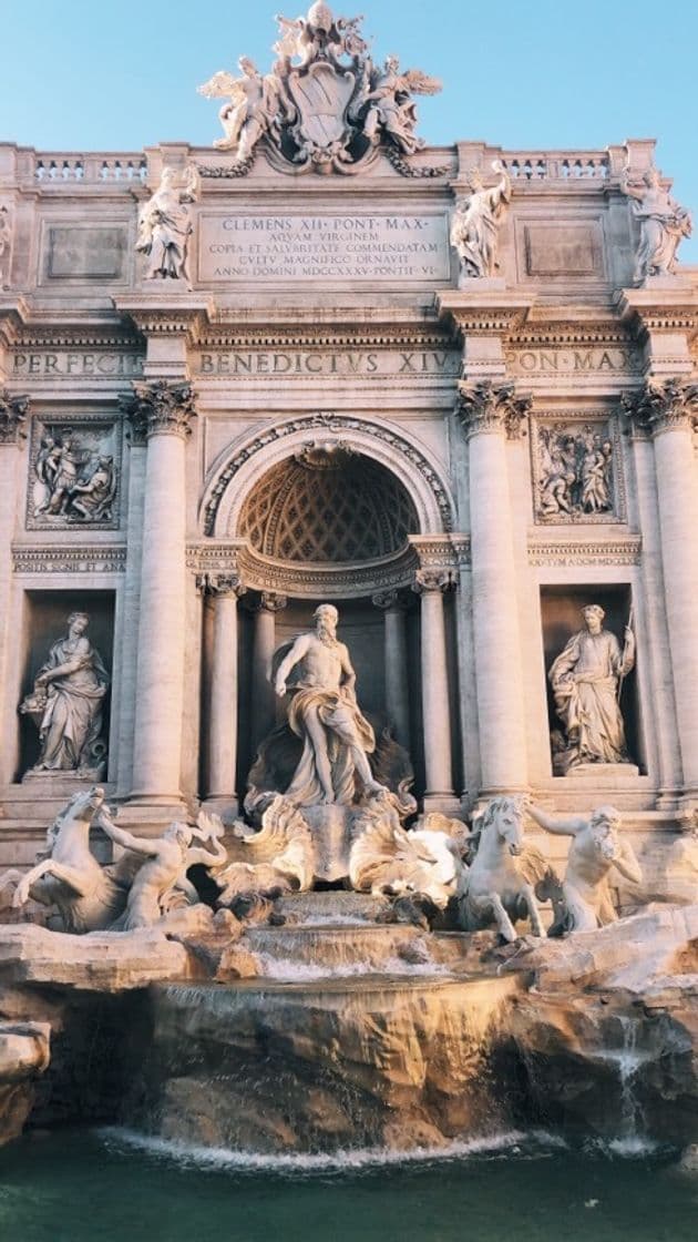 Place Fontana di Trevi