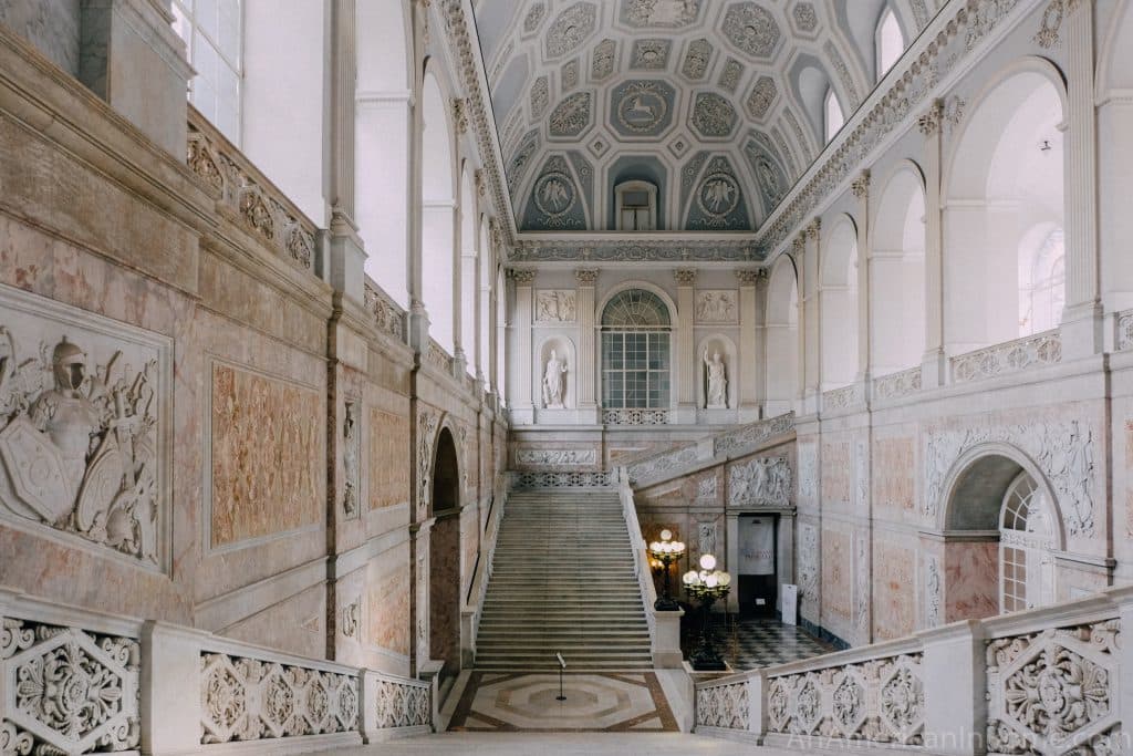 Place Palacio Real de Nápoles