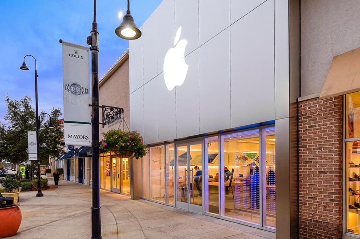 Place Apple store at St. Johns Town Center