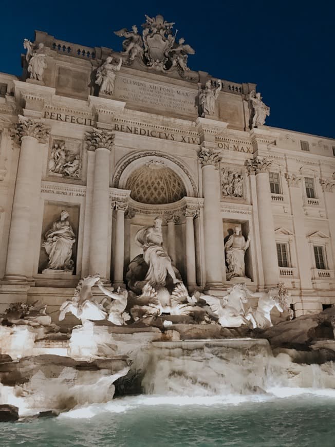 Lugar Fontana di Trevi