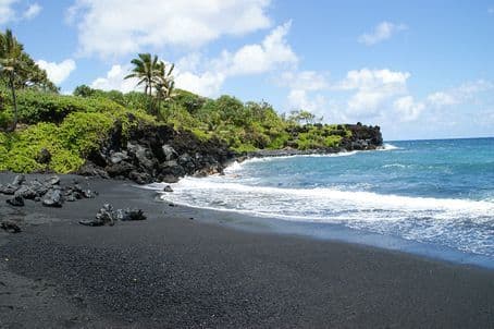 Lugar Waianapanapa Black Sand Beach