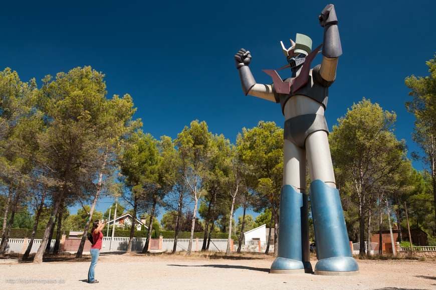 Place Mazinger Z Statue