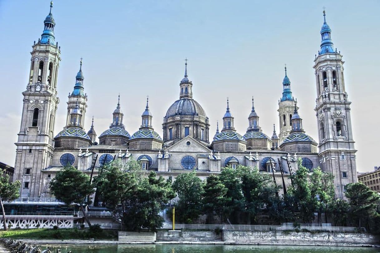 Place Basílica de Nuestra Señora del Pilar