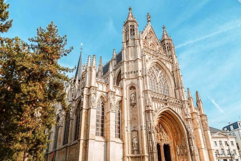 Lugar Notre-Dame du Sablon