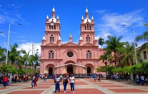 Place Basilica Del Señor de los Milagros